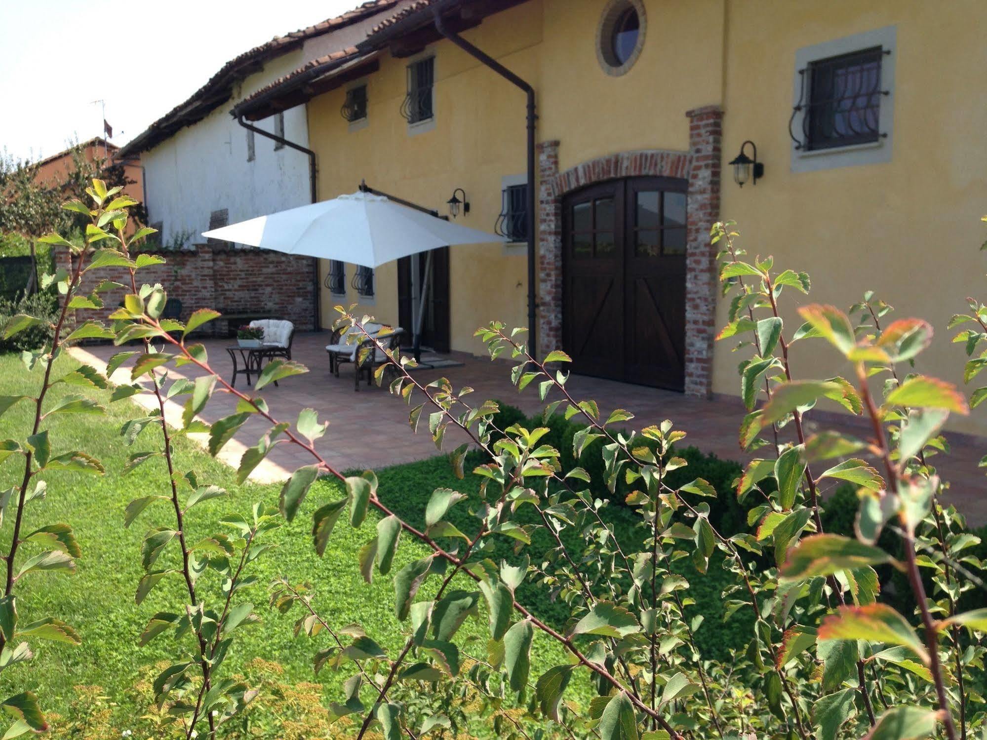 Bed and Breakfast Quattro Gatti Airasca Екстер'єр фото