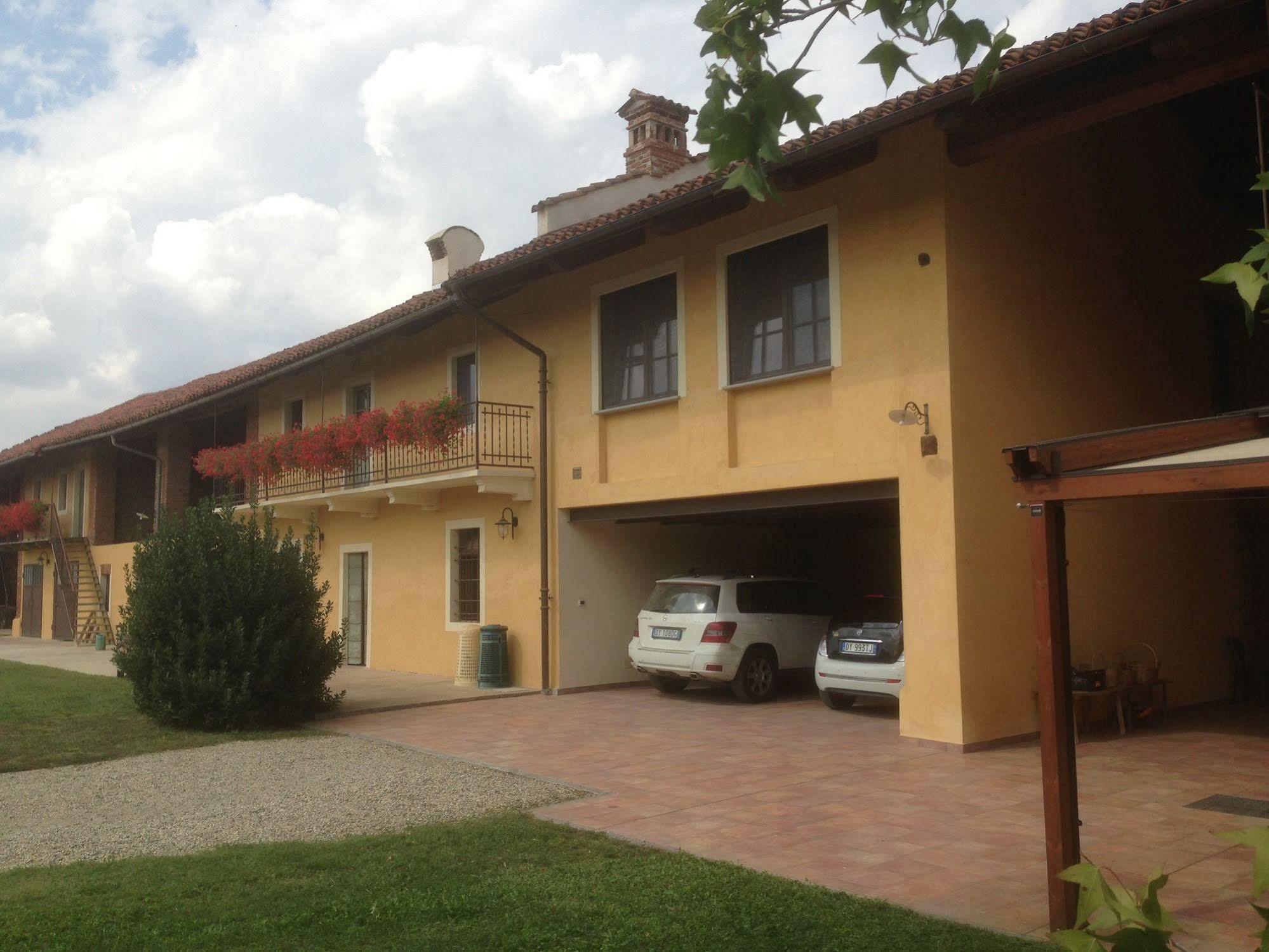 Bed and Breakfast Quattro Gatti Airasca Екстер'єр фото