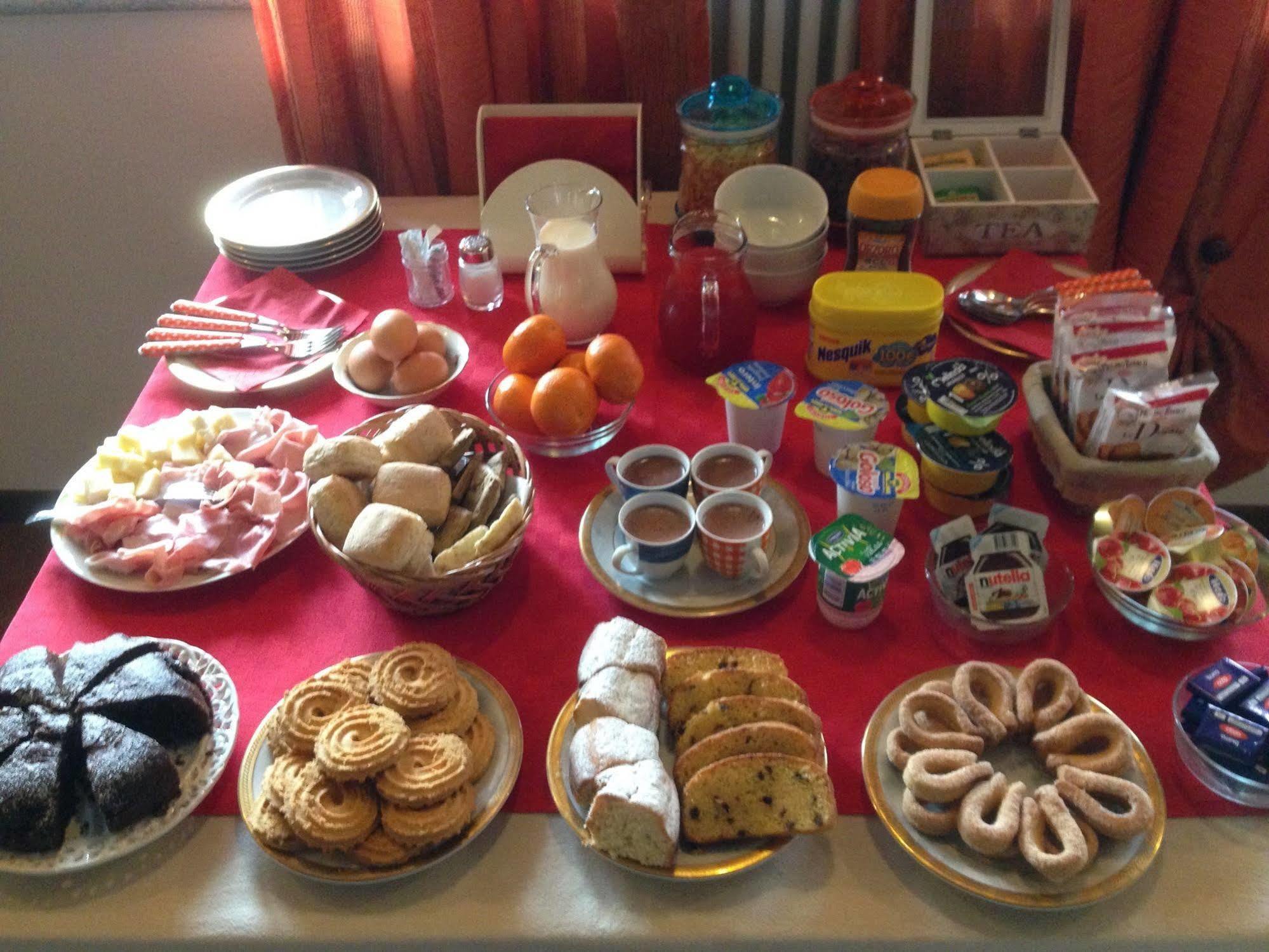 Bed and Breakfast Quattro Gatti Airasca Екстер'єр фото