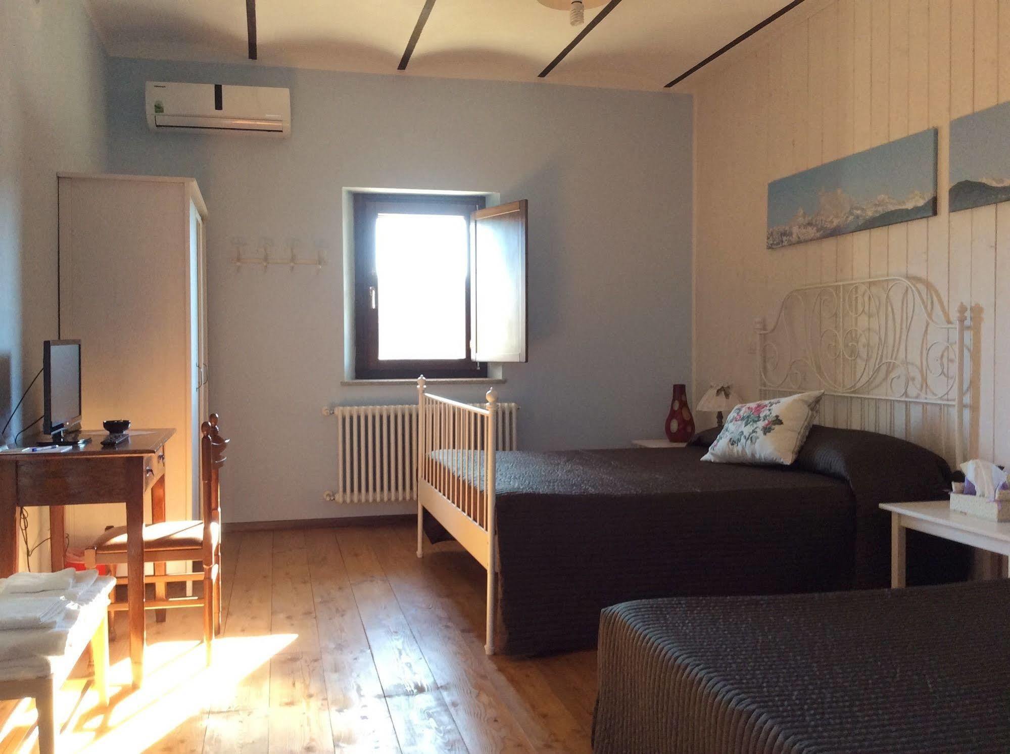 Bed and Breakfast Quattro Gatti Airasca Екстер'єр фото